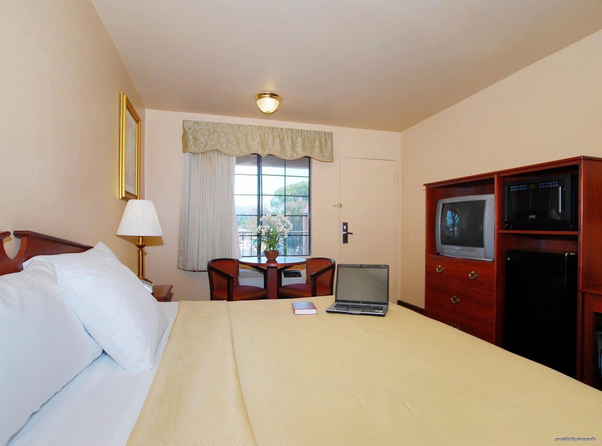 Rancho San Diego Inn & Suites El Cajon Δωμάτιο φωτογραφία